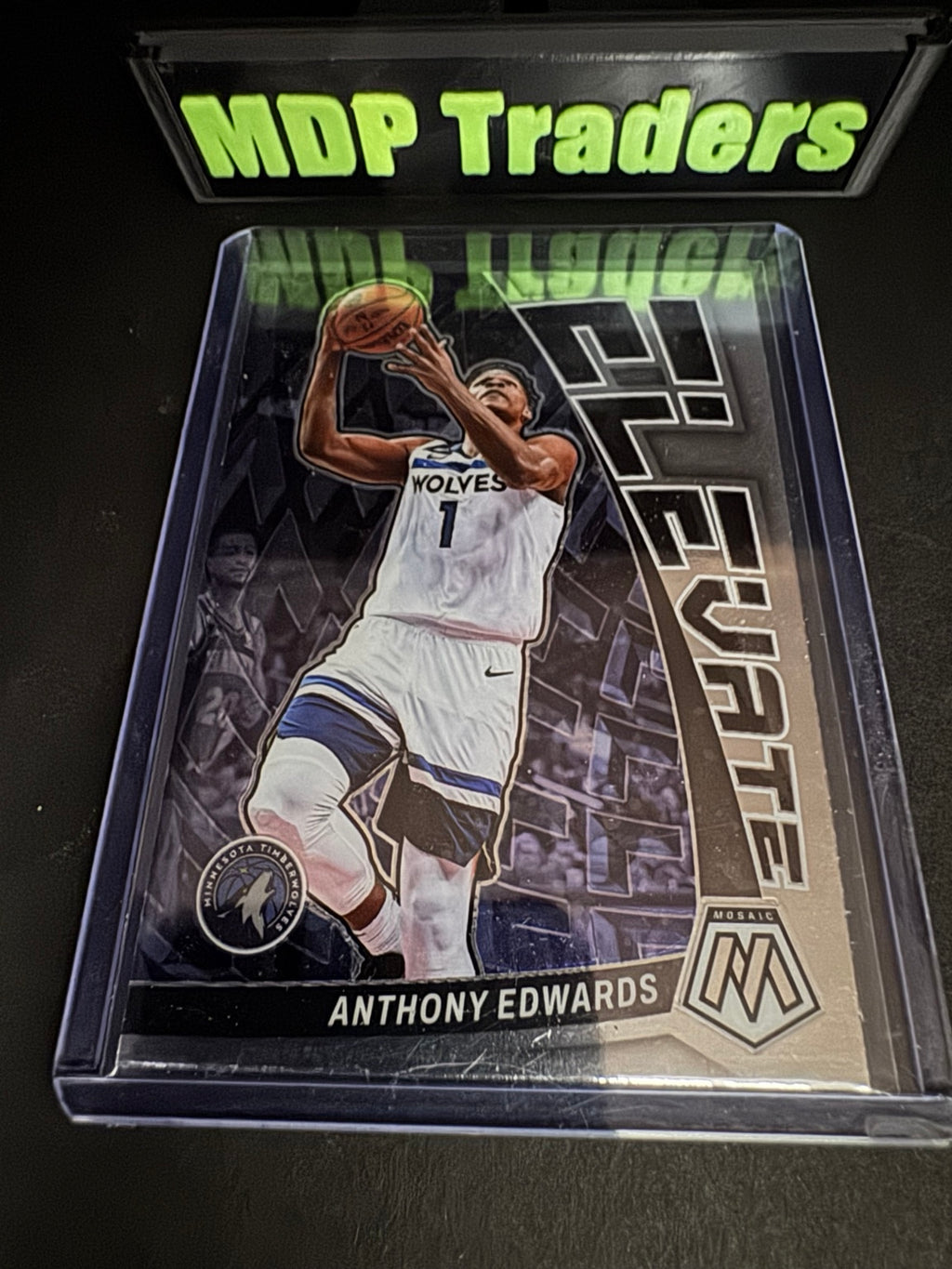 2022-23 Panini Mosaic Elevate Anthony Edwards number 5 front