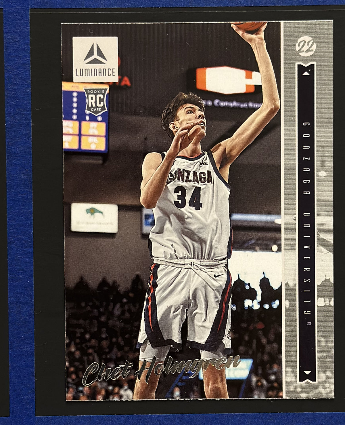 2022 Panini Chronicles Draft Picks Luminance Chet Holmgren RC #1 — front