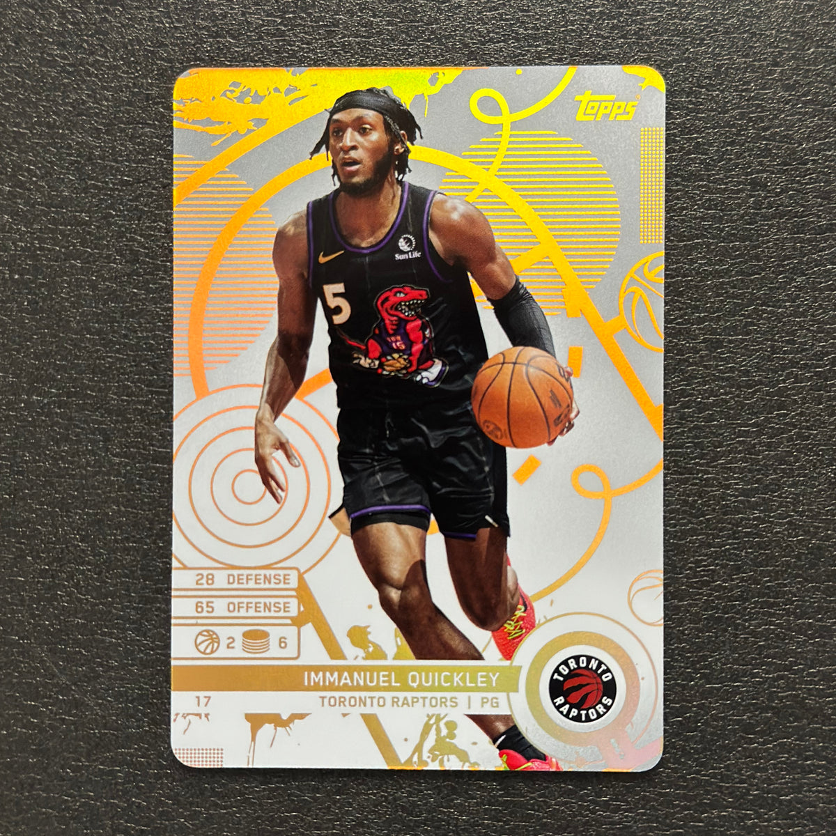 2025-26 Topps Match Attax Immanuel Quickley #17 White Base - front, flat view
