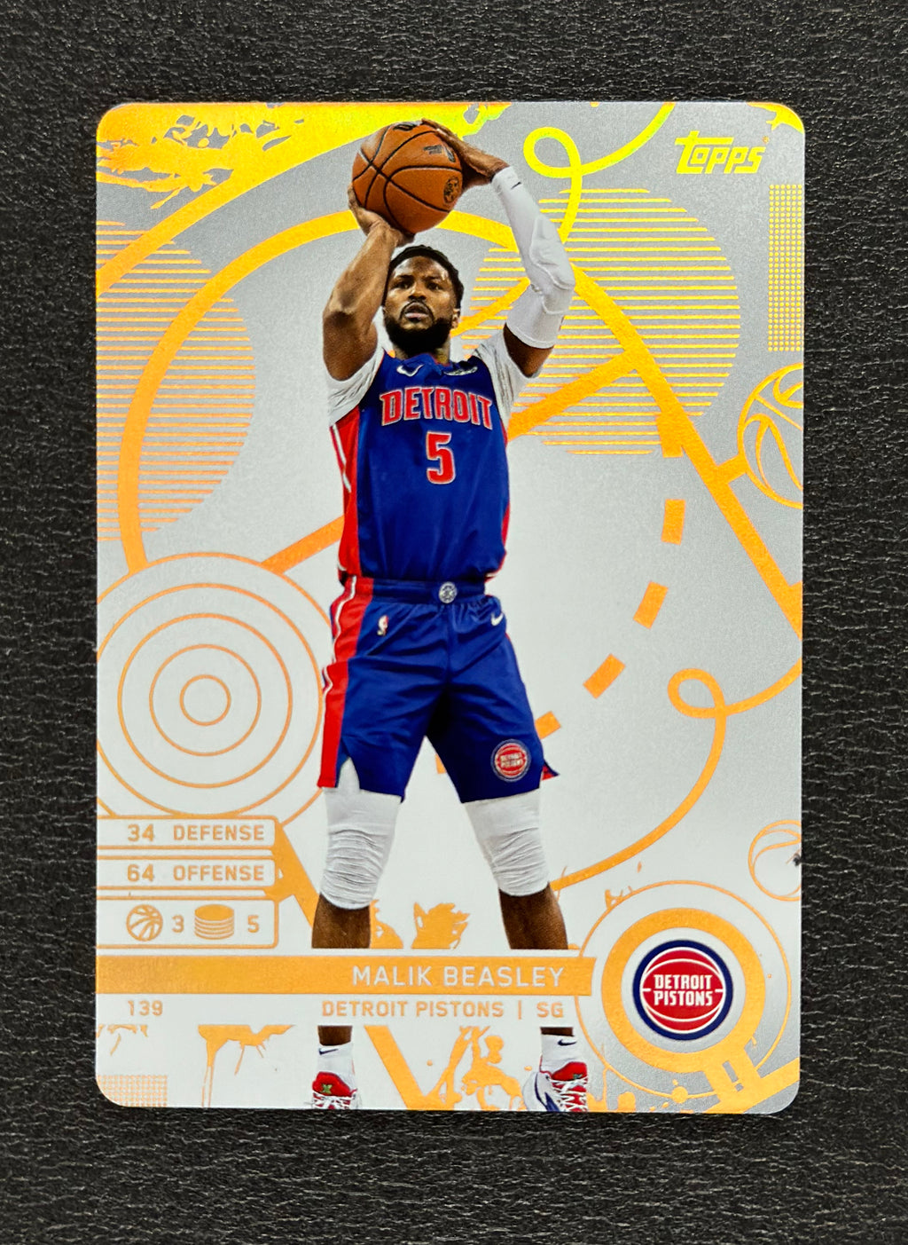 2025-26 Topps Match Attax Malik Beasley #139 White Base — flat front