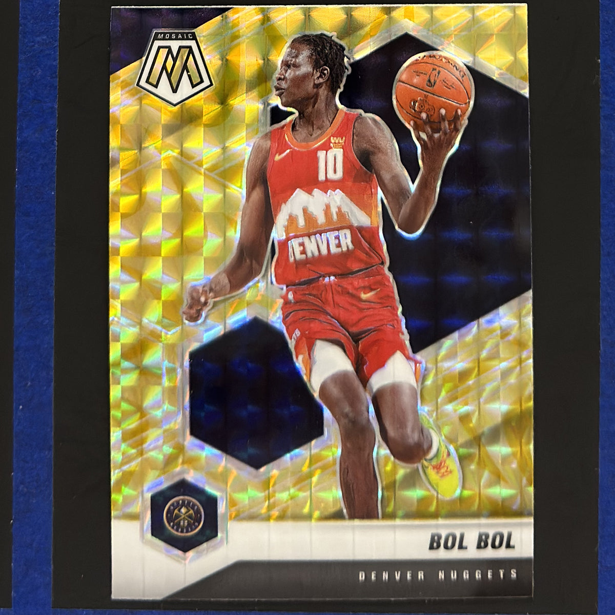 2020-21 Panini Mosaic Gold Mosaic Bol Bol #169 — front view