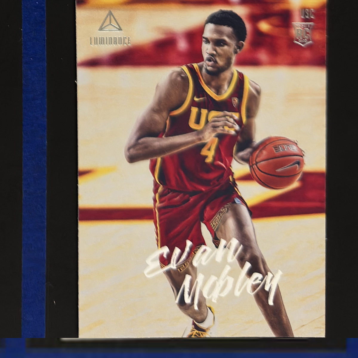 2021-22 Panini Chronicles Draft Picks Luminance Evan Mobley RC #77 — front view