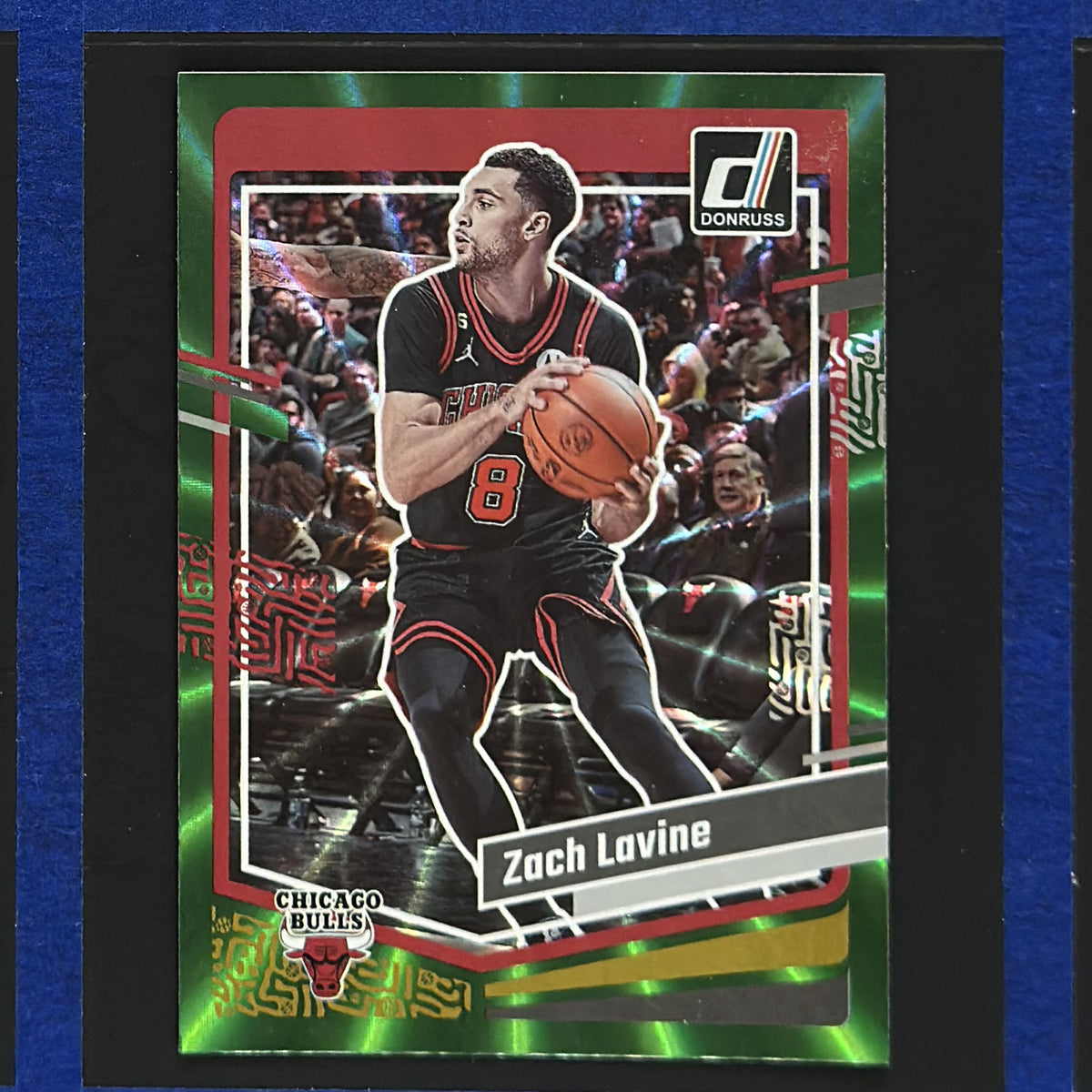 2023-24 Panini Donruss Holo Green Laser Zach LaVine #28 — front view