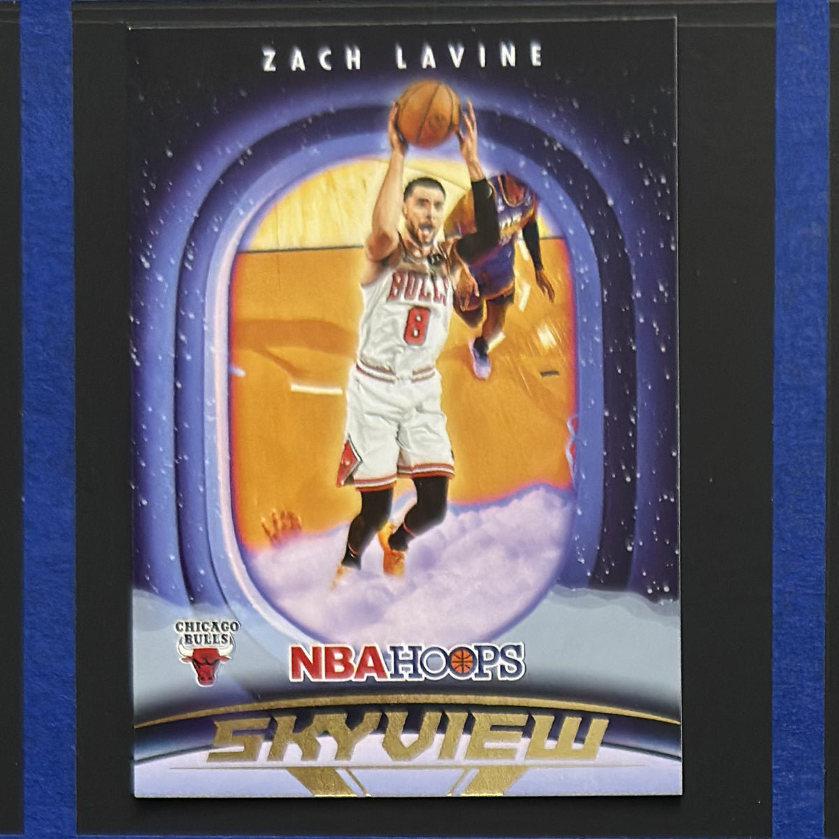 2023-24 Panini NBA Hoops Skyview Zach LaVine #18 — front view