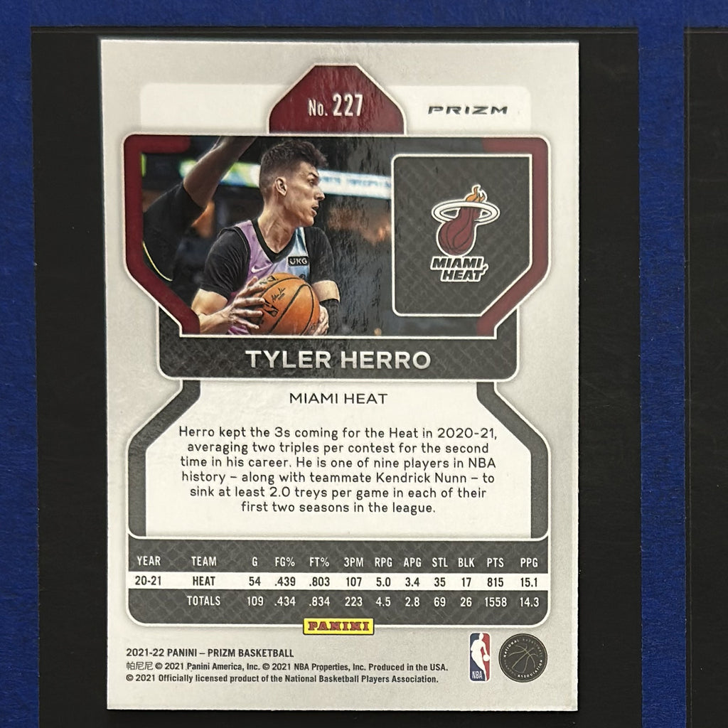2021-22 Panini Prizm Green Prizm Tyler Herro #227 — back view