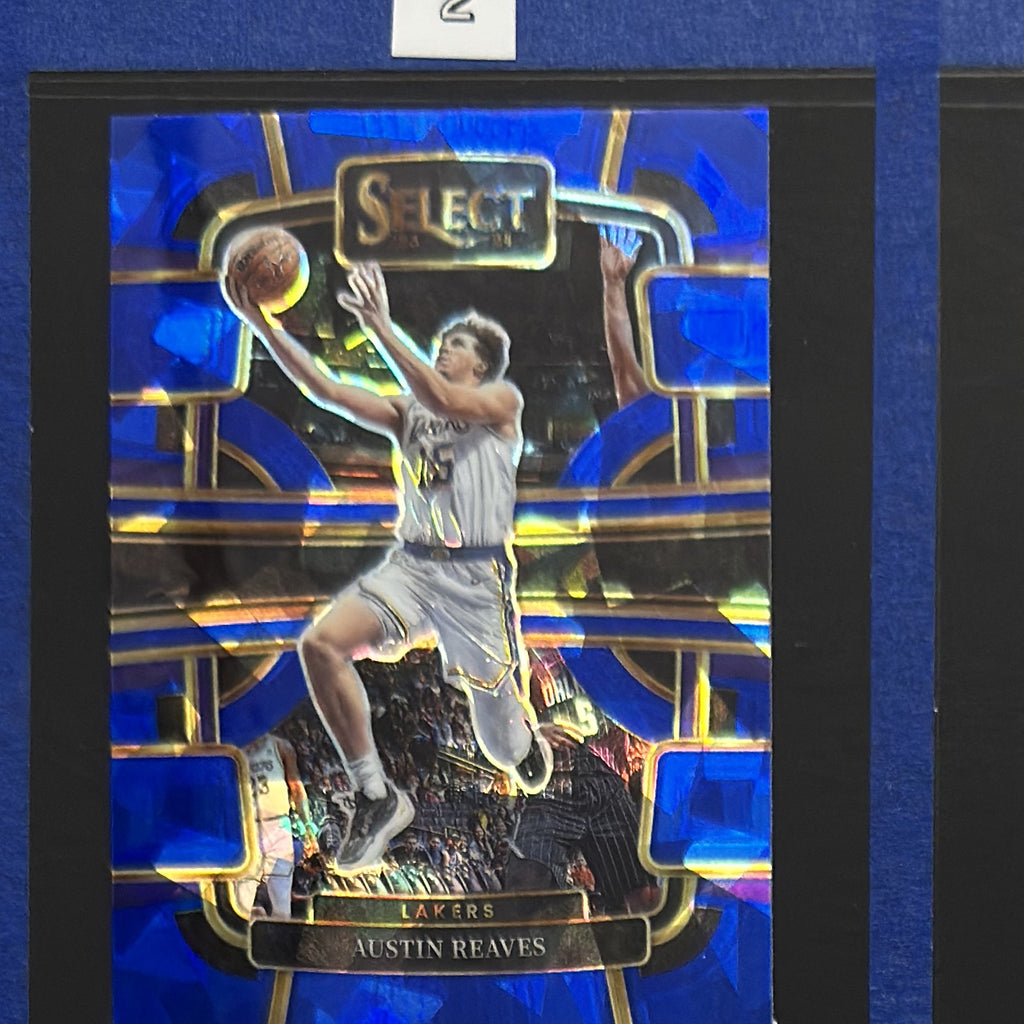 2023-24 Panini Select Concourse Blue Cracked Ice Prizm Austin Reaves #52 — front view