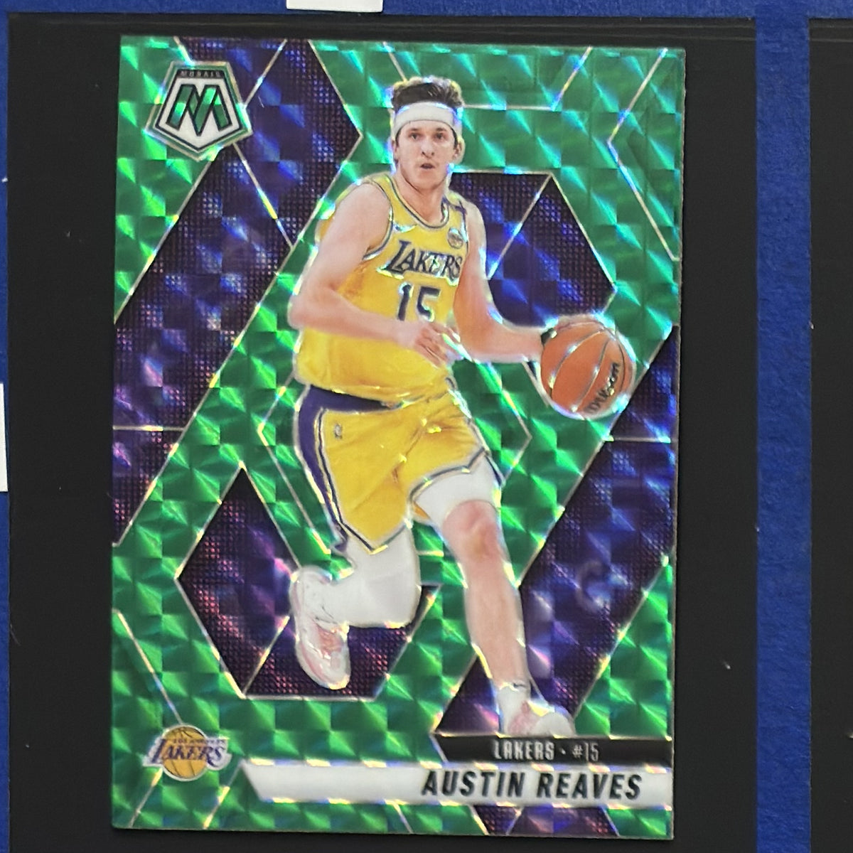 2024-25 Panini Mosaic Green Mosaic Prizm Austin Reaves #120 — front view