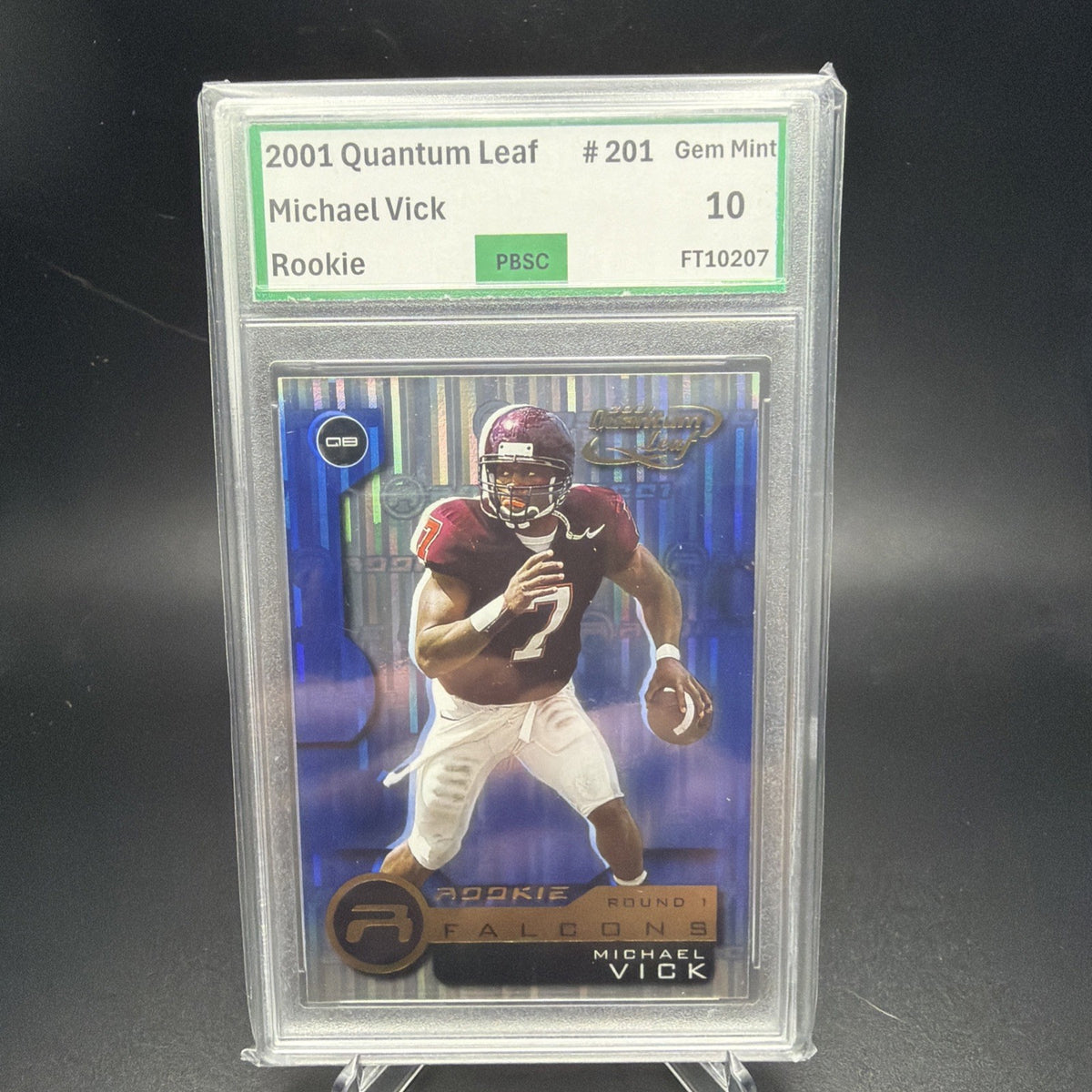 2001 Quantum Leaf - Rookie Michael Vick #201 (RC) PBSC 10 — photo 1 of 2